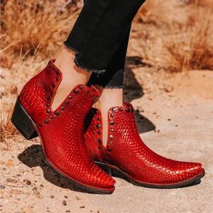 New Freebird Mandy in Red Snake size 7
